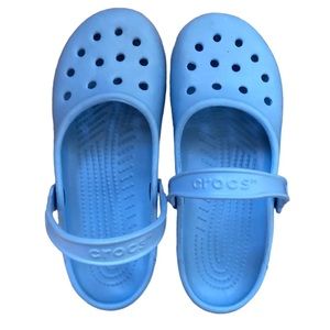 Crocs Womens Size 8  *RARE COLOR* Light Blue Slip-on Clogs / Shoes / Slippers